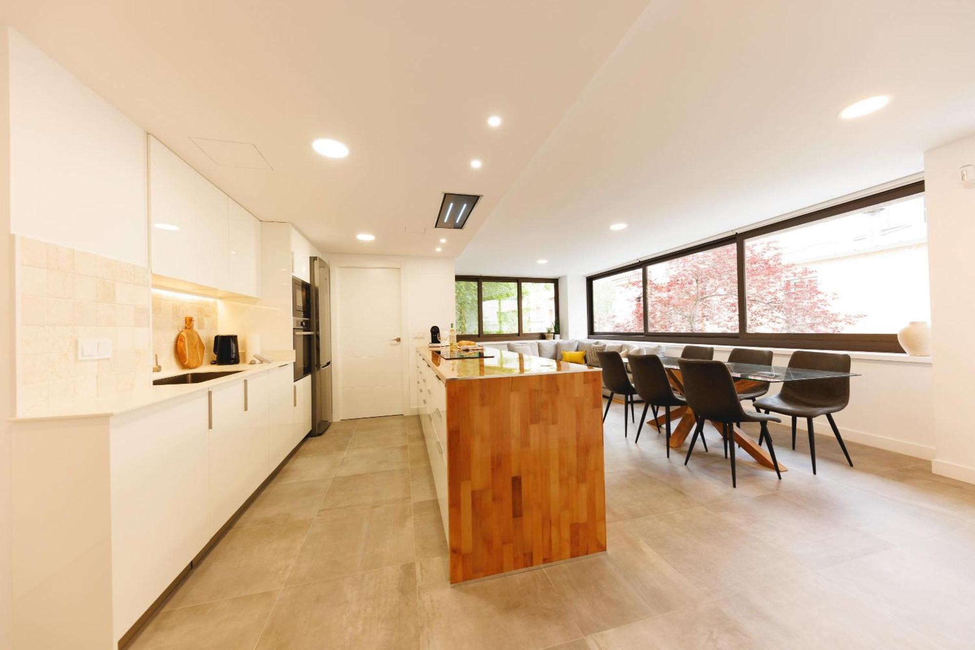Bravissimo Turbau Entresol B, With 3 Bedrooms Gérone